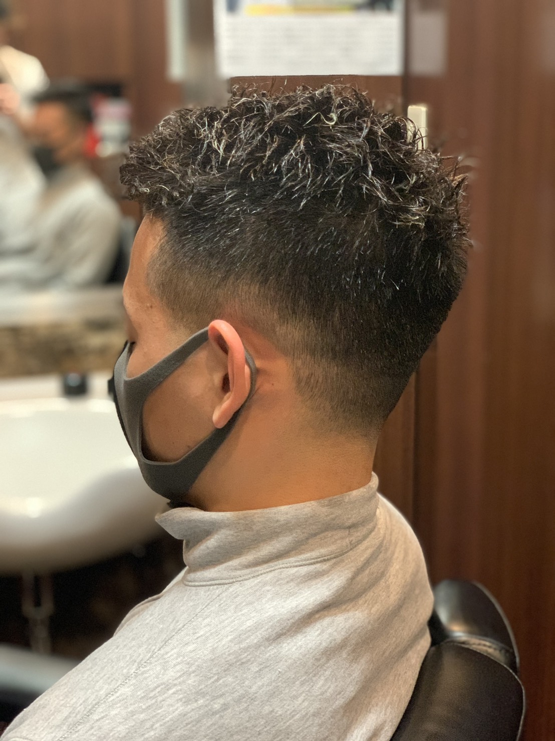 暑くなってきたので 激アツなヘアスタイルに切りませんか ブログ 新橋の高級理容室 床屋 Hiro Ginza 銀座並木通り店