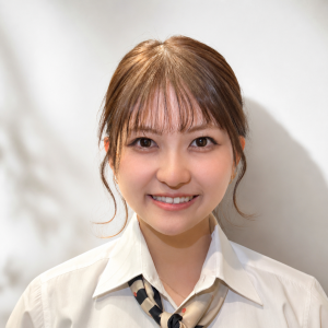 草野利佳