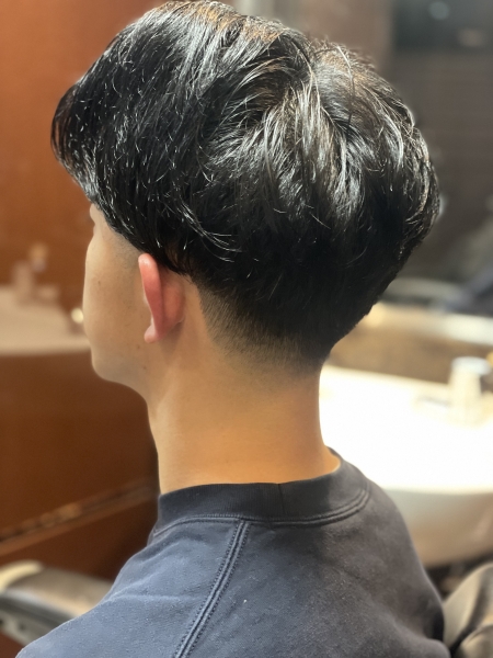 清潔感UP！センターパート/テーパーフェード