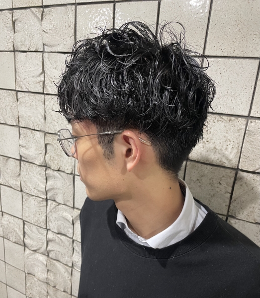 今、人気爆発！シャドウパーマとは？自然な色気をつくる最新トレンド