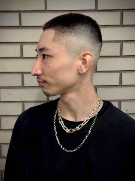 坊主フェードとは？清潔感と男らしさを両立する最強ヘア
