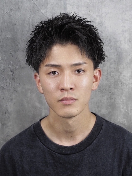 大人男子を格上げするスパイキーショート