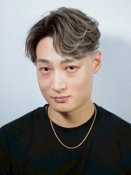 センターパートで大人見せ