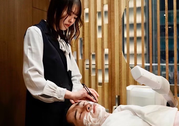 ホーチミンで唯一の日本式スチームシェービング｜Steam Shaving / Japanese Barber