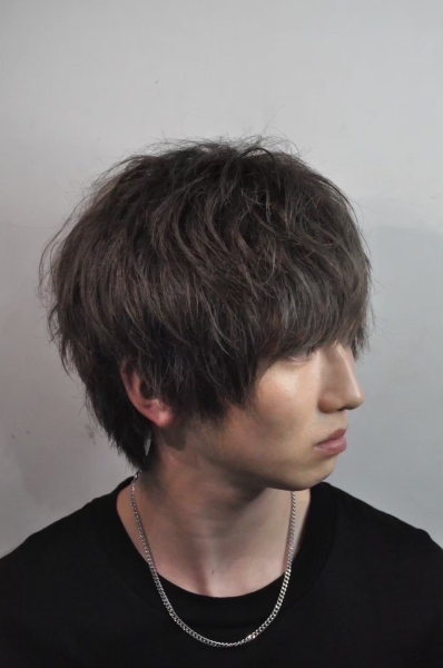 日系男士蓬鬆層次髮型