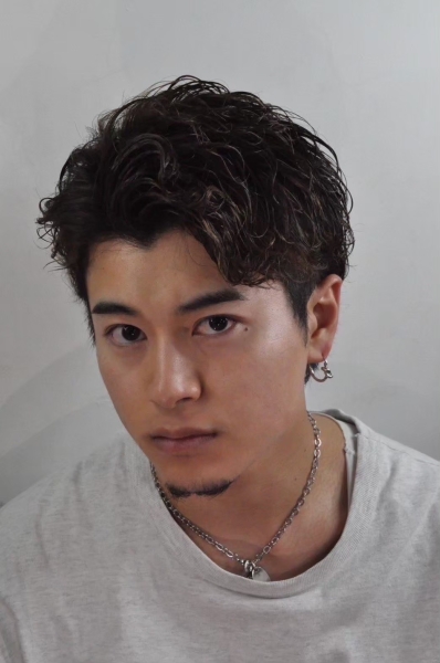 「日系紋理燙」風格，是近年非常受歡迎的日式男士造型