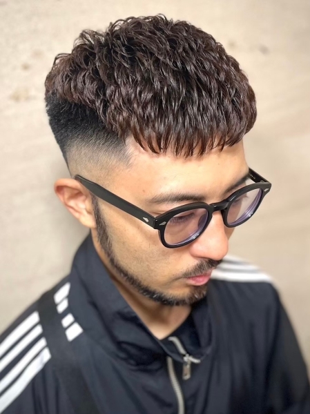 大人に似合う濡れ質感クロップ特集