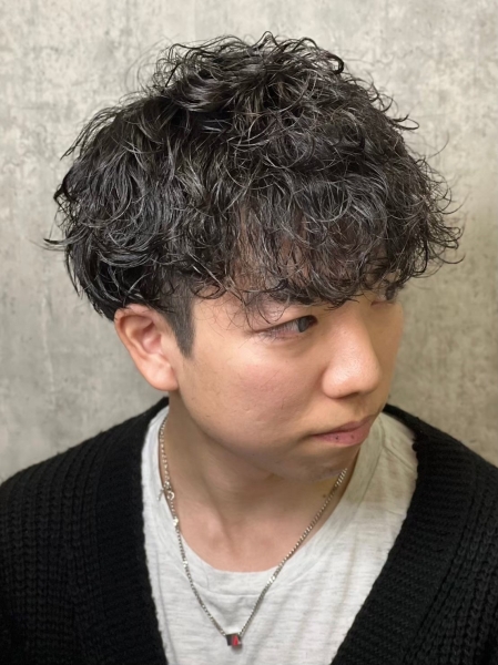 大人が似合う柔らかマッシュパーマ