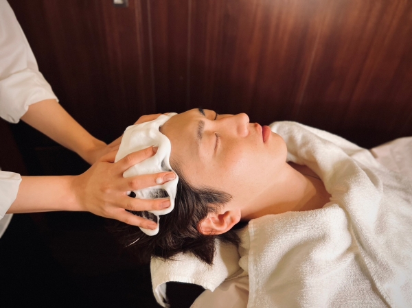 仕事帰りに整うメンズカットとヘッドスパ