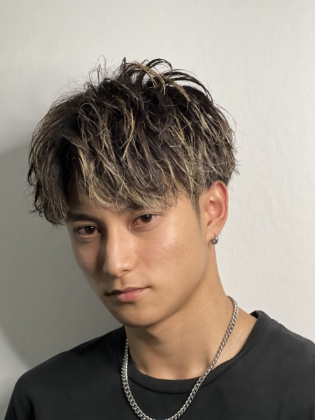 爽やかさ倍増！メッシュ×アップバング