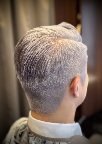 シチサン✖️ホワイトシルバーカラー