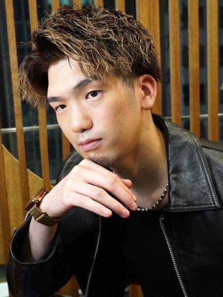 今っぽくキメる！ツイスパセンターパートで色気と抜け感を両立**