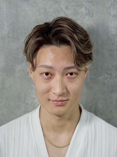 一気に垢抜けるハイトーンセンターパート入門