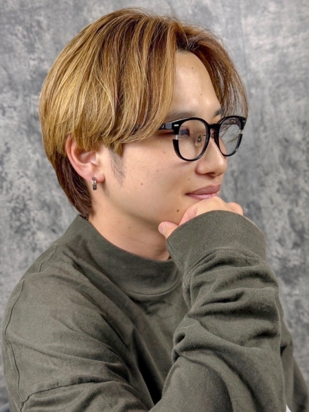 色と分け目で差がつく最旬センターパート