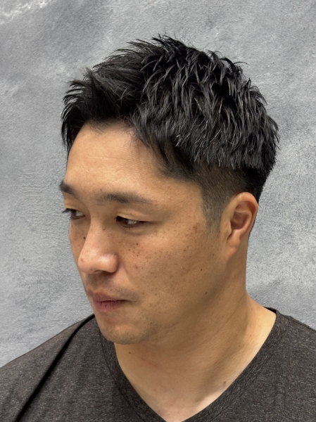 オンもオフもキマる！  スパイキーショートで印象自在に。