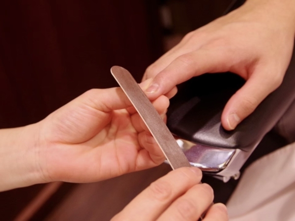 メンズネイルケア💅　人気です！大阪/梅田/理容室