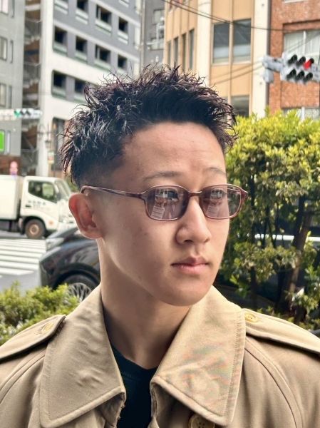 短めスパイキーショート
