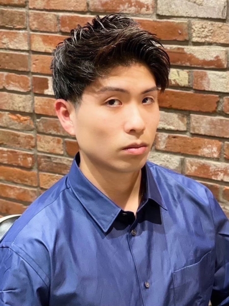 朝のセットが楽になる！爽やかアップバングショート