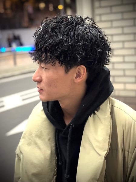 秋の色気は髪でつくる。スパイラルパーマで洒落感UP