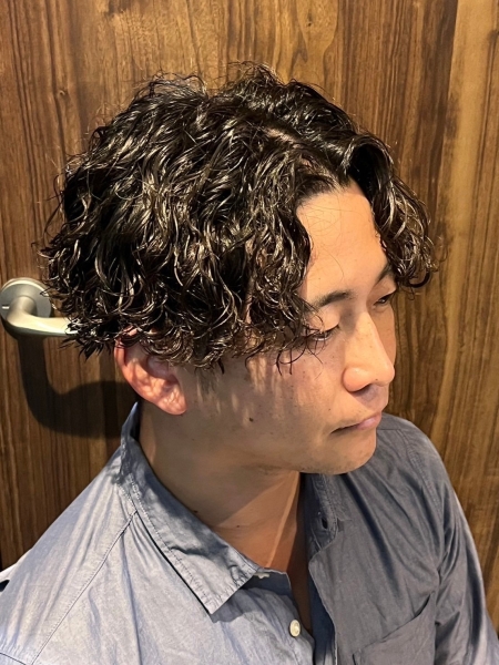 秋こそ挑戦！大人メンズのスパイラルパーマで洒落感アップ