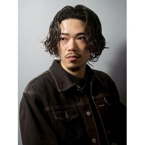 長めスパイラルで作る大人の色気スタイル