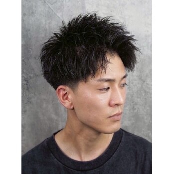 爽やかさと好印象を両立。“ショートアップバング”