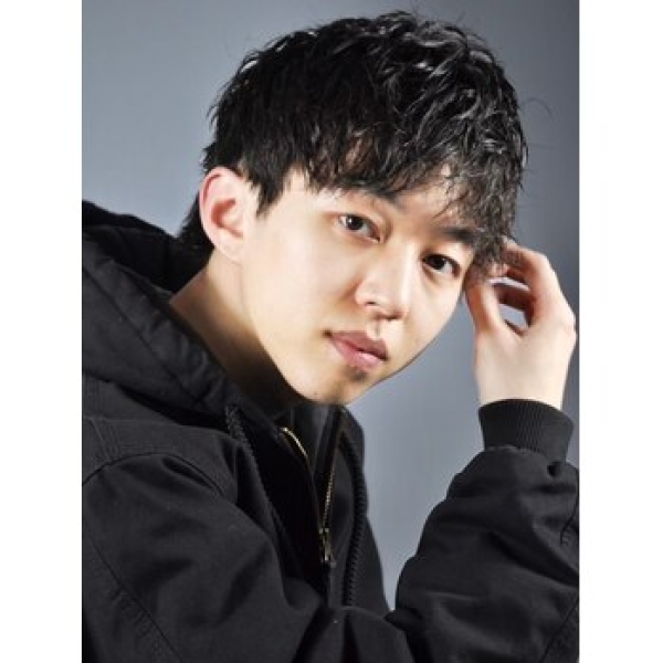 柔らかく洒落る“緩めパーマショートマッシュ”