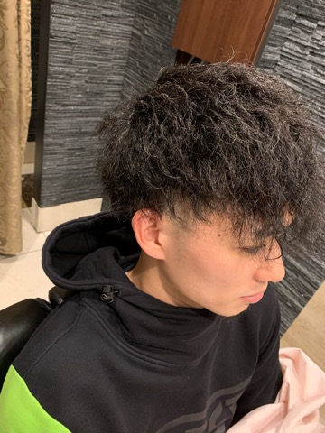 バチバチツイストスパイラルパーマ ブログ Premium Barber 目黒 高級理容室 床屋 ヒロ銀座ヘアーサロン