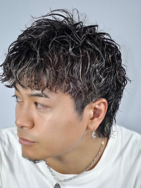 ハイライト×ウェーブパーマで色気アップ