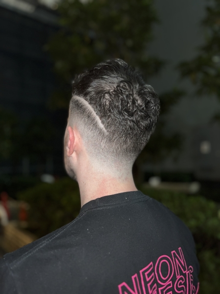 冬の身だしなみは髪型から。大人の清潔感とは