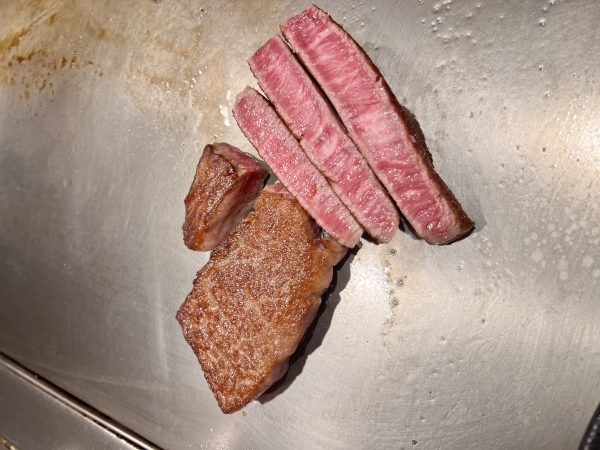 浅草で鉄板焼きからJOJOワールドへ