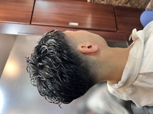 ビジネスにも◎扱いやすいフェード束感ヘア