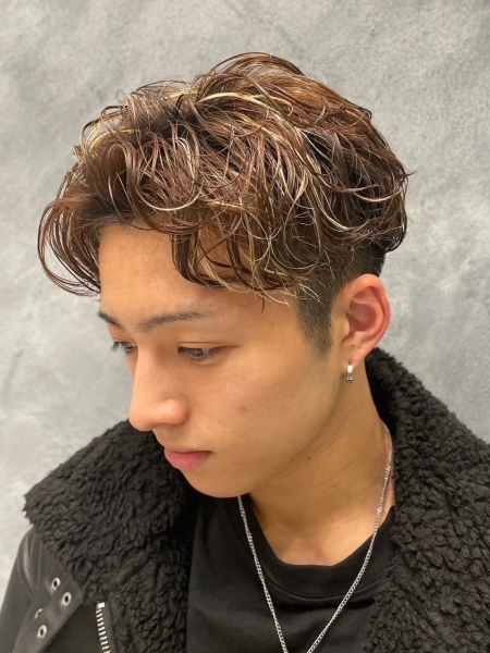 ダブルカラーで魅せる！洒落感メンズヘア特集