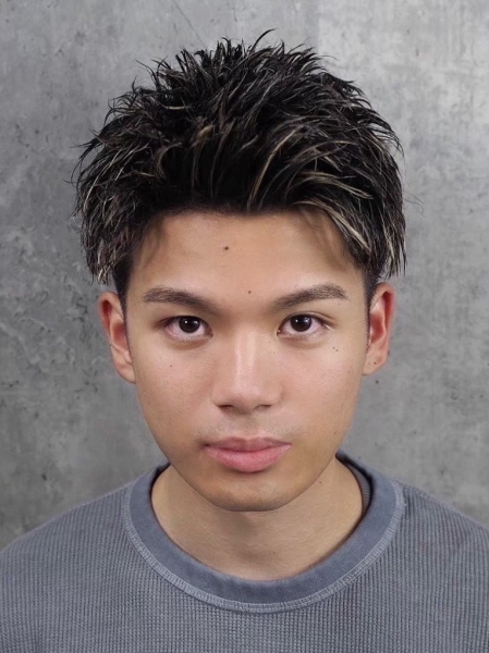 男の色気引き出すアップバングメッシュ