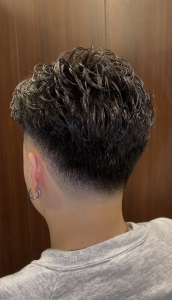 柔らかさをプラスしたパーマローフェード