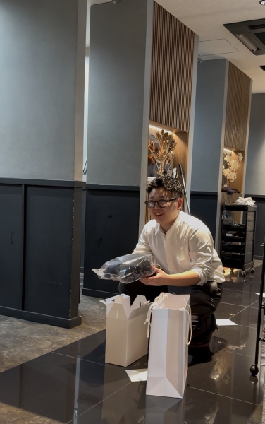 昨日は加藤くんの誕生日でお祝いしました！