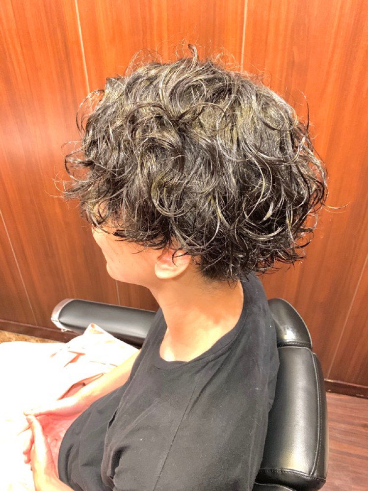 メンズスパイラルパーマスタイル ヘアカタログ 高級理容室 床屋 ヒロ銀座ヘアーサロン