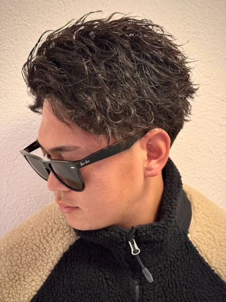 【男らしさと色気を両立「かきあげショートツイスパ」】