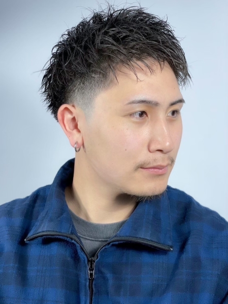 【清潔感と色気の両立！スキンフェードダウンバングがおすすめな理由】