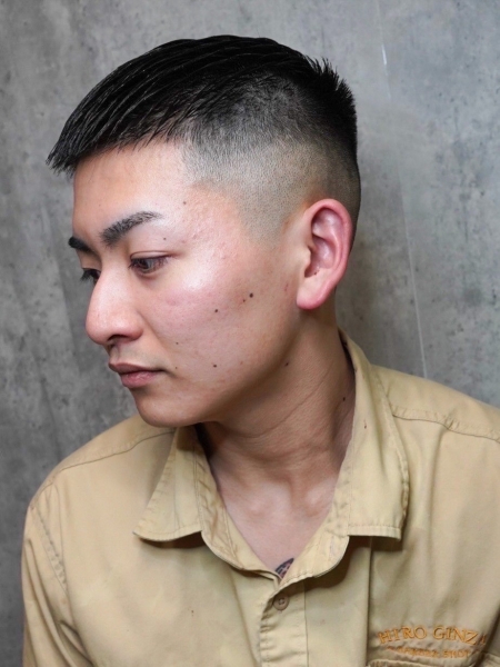 男らしさ際立つスキンフェードクロップ