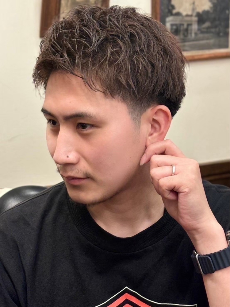男らしさを引き出すアップバングショート