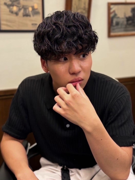 柔らかさと男らしさを両立するスペインカール