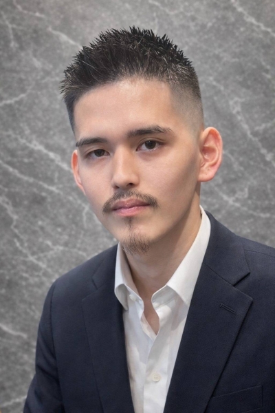 ビジネスシーンでも大活躍！フェードカット人気です。