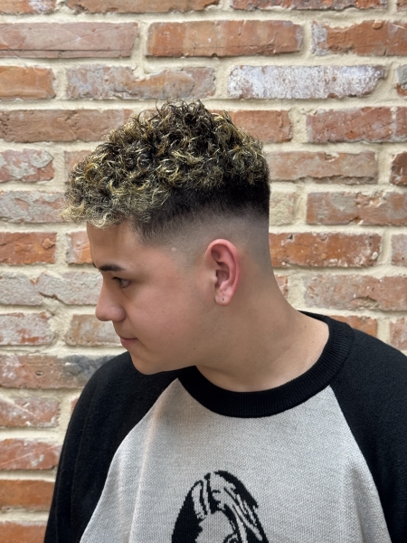 メッシュとフェードは相性抜群！立体感でスタイルアップ！