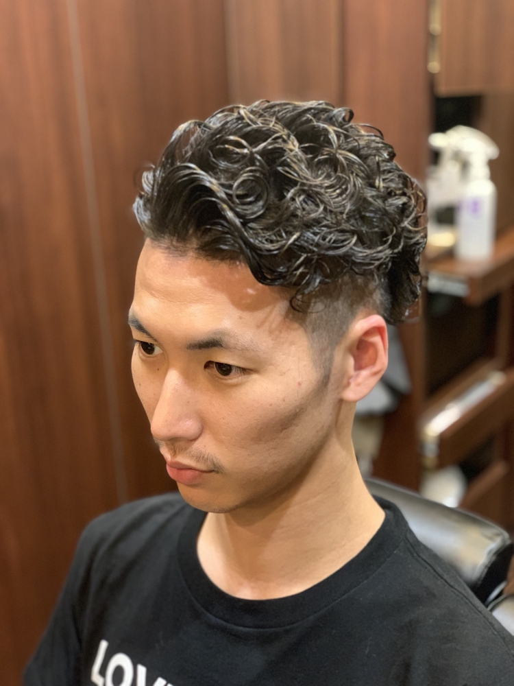 ツーブロック7 3ハードパーマ ヘアカタログ 高級理容室 床屋 ヒロ銀座ヘアーサロン