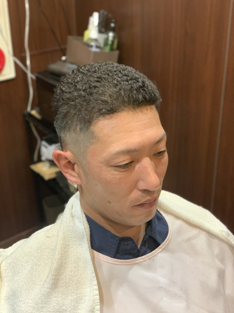 大人のパンチパーマ 池袋 ヘアカタログ 高級理容室 床屋 ヒロ銀座ヘアーサロン