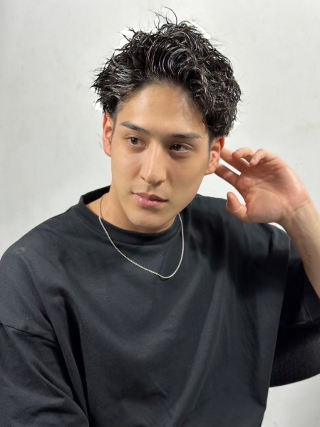 ツイストスパイラルアップバング