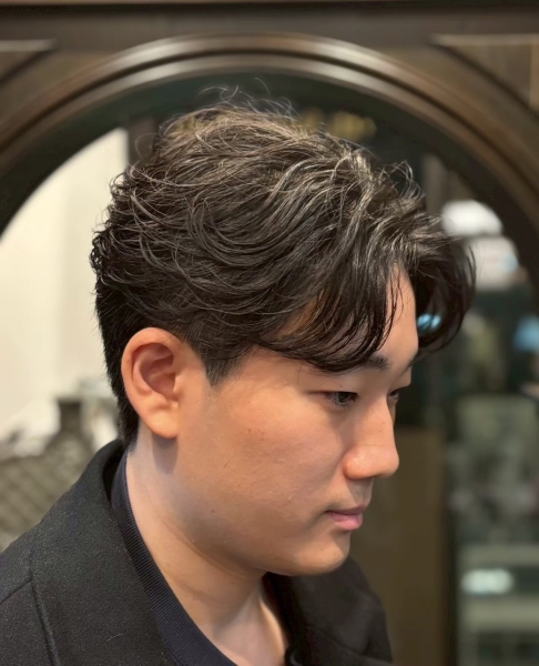 大人の色気を引き出す韓国風センターパート