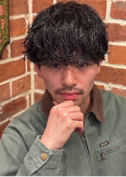 自然体な無造作マッシュパーマ