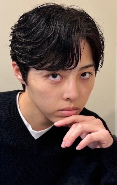 柔らかく軽さが魅力のフェザーパーマ